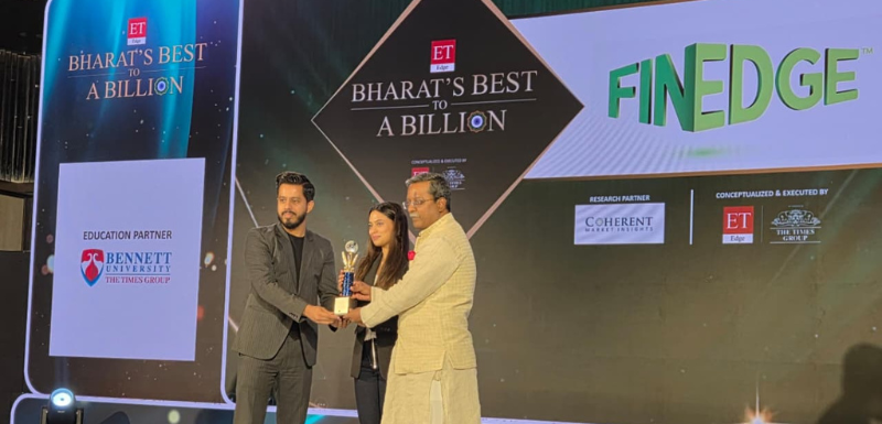 FinEdge team receiving ET Bharat’s Best to a Billion award on stage at ET Edge event, highlighting recognition and business growth
